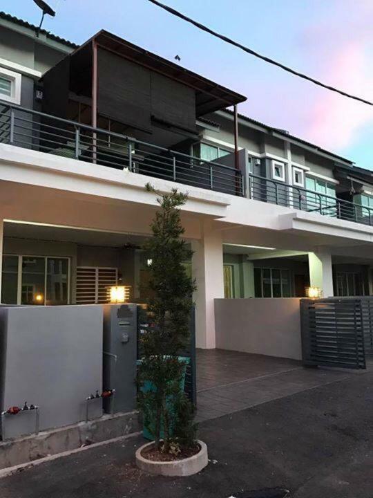 Sp Saujana Homestay *